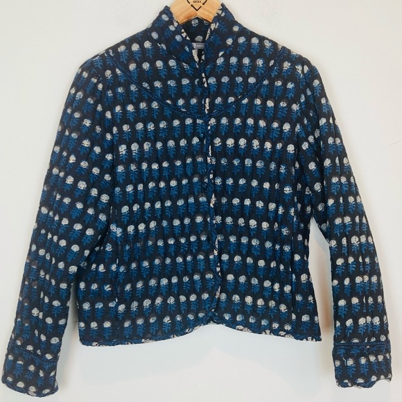 Shade Amour black with blue floral block print quilted button front jacket. M - Picture 2 of 5